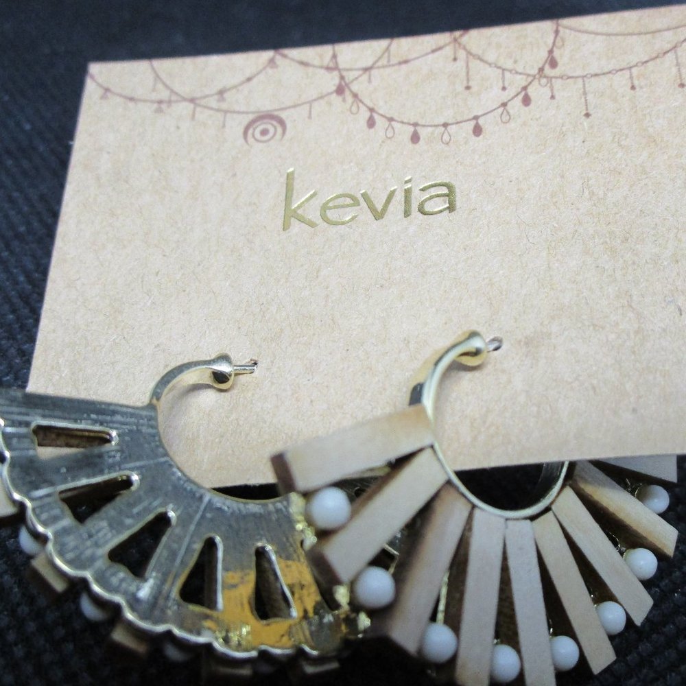 NWT Kevia Fan Style Boho Earrings Wood w/White Dot